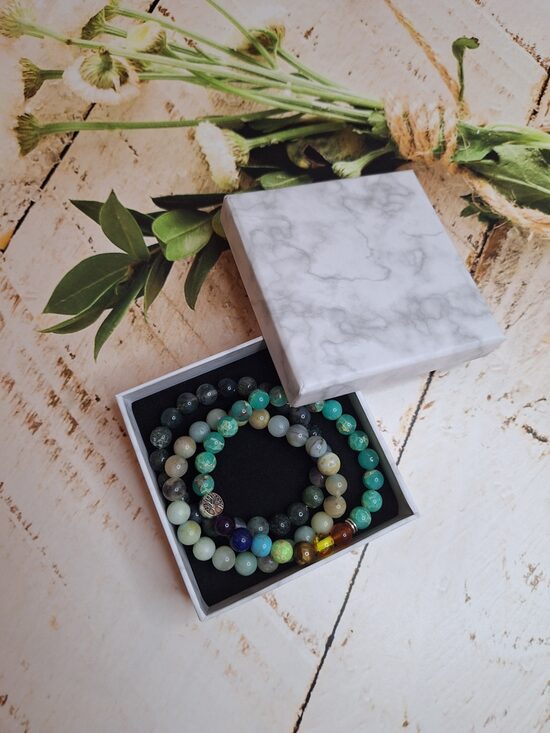 3 Rokassprādzes kastītē