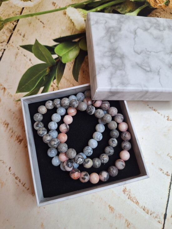 3 Rokassprādzes kastītē